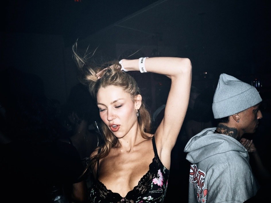 m4rja's tweet photo. saw her on insta does anyone know who this is she’s like insane thinspo omg https://t.co/wTTuPXouWB