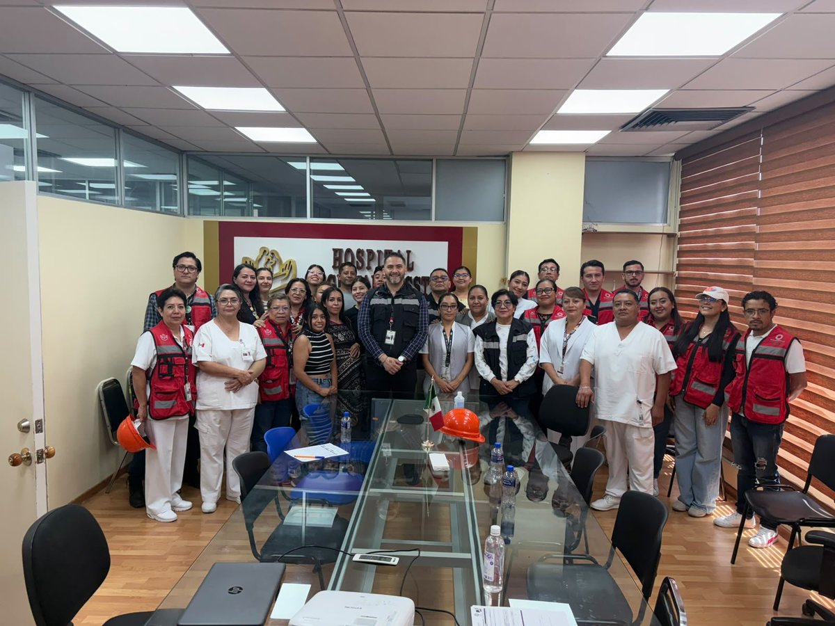 IssstePuebla's tweet photo. 🚨 Simulacro Nacional 2026 en ISSSTE Puebla 🏥
​Con hipótesis de sismo M7.7, evacuamos a 450 personas y resguardamos a 108 en nuestras instalaciones. 👥🛡️
​¡La prevención es nuestra fuerza! 💪✨
​#SimulacroNacional2026 #ISSSTE #Puebla https://t.co/jk9ZyiTpt2