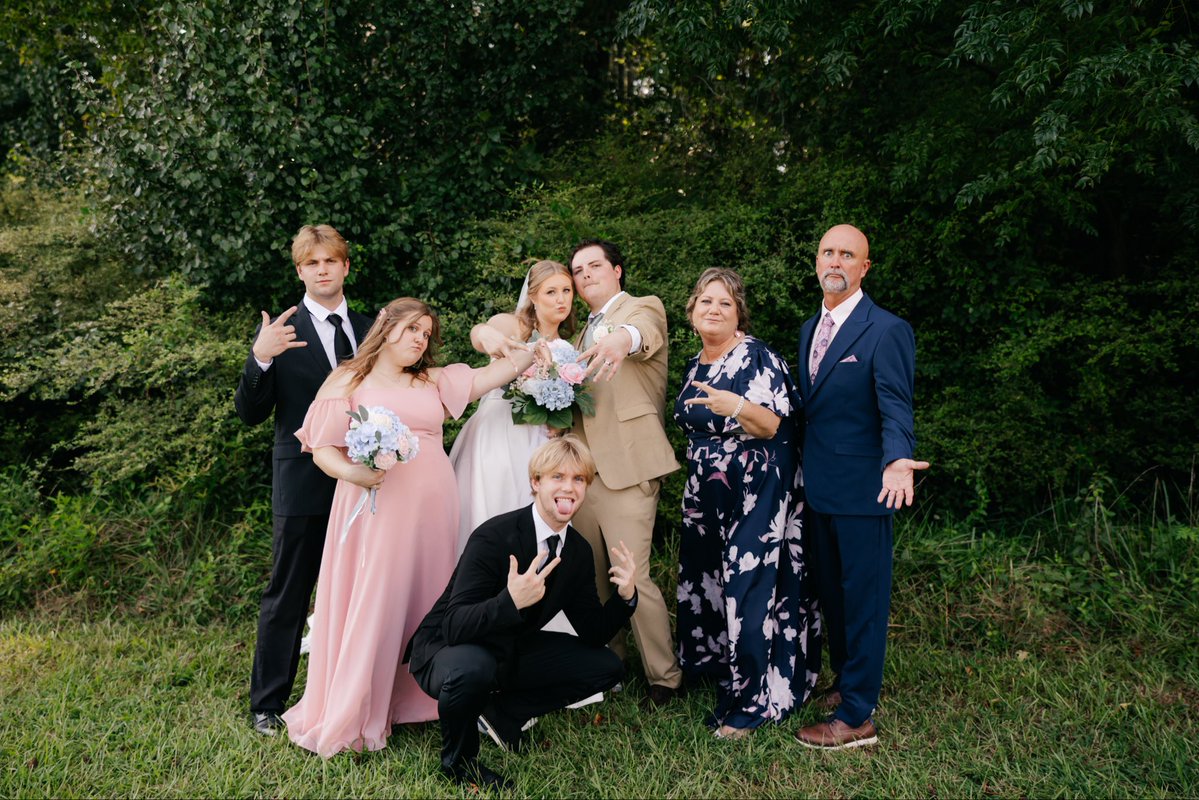 AmyJFlour's tweet photo. Love this family of mine. So grateful for beautiful, fun and happy kids! And my amazing husband who has loved me for so many years! https://t.co/wLbc5e9KoW