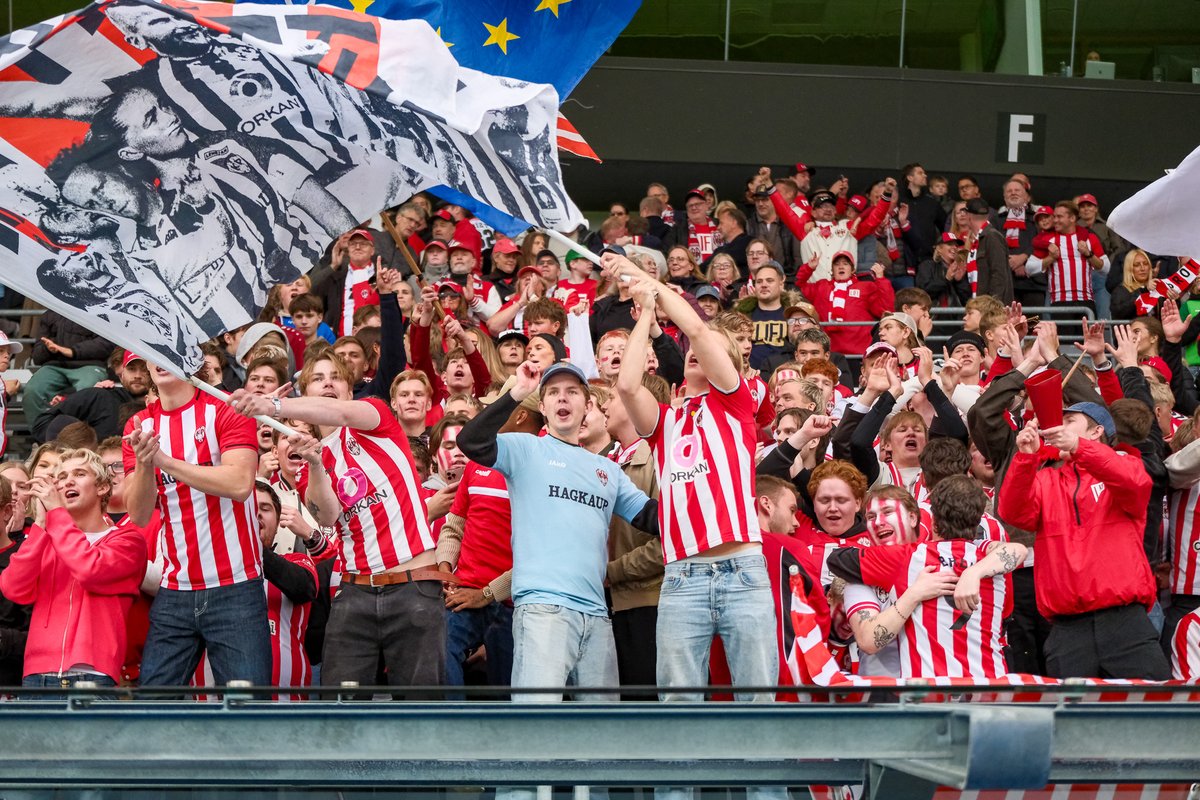 liveysport's tweet photo. Til hamingju Þróttur! Takk fyrir frábært ár í Lengjudeildinni ❤️🤍 https://t.co/GEmn7QVF0A