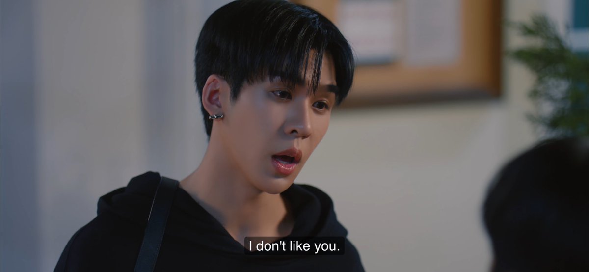 lovelyuhao's tweet photo. you’re fucking lying but ok https://t.co/x4QEbz5B3i