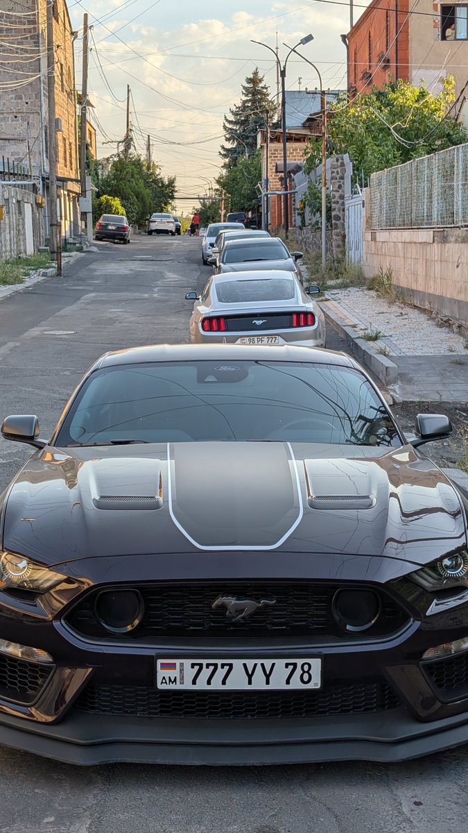 bosomoga's tweet photo. #Armenia #travel #cars #street #walk https://t.co/AM1t2C4M3Z