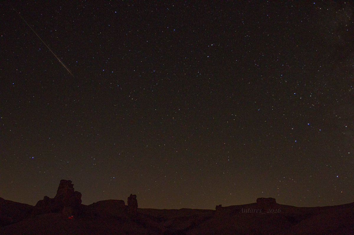 Antares_Neo's tweet photo. 2026 yılı perseidleri çok şükür bir sonraki perseidler gelmeden time line'a ulaşmış bulunmaktadır. Herkese hayırlı uğurlu olsun. 112 ışık yılı uzaktan sağ salim geldiğimize duâ ettik. :) bu arkadaşlar ufak öncüler. Assolistler 1 saat sonra. #perseids #meteor https://t.co/qBplESXB5k