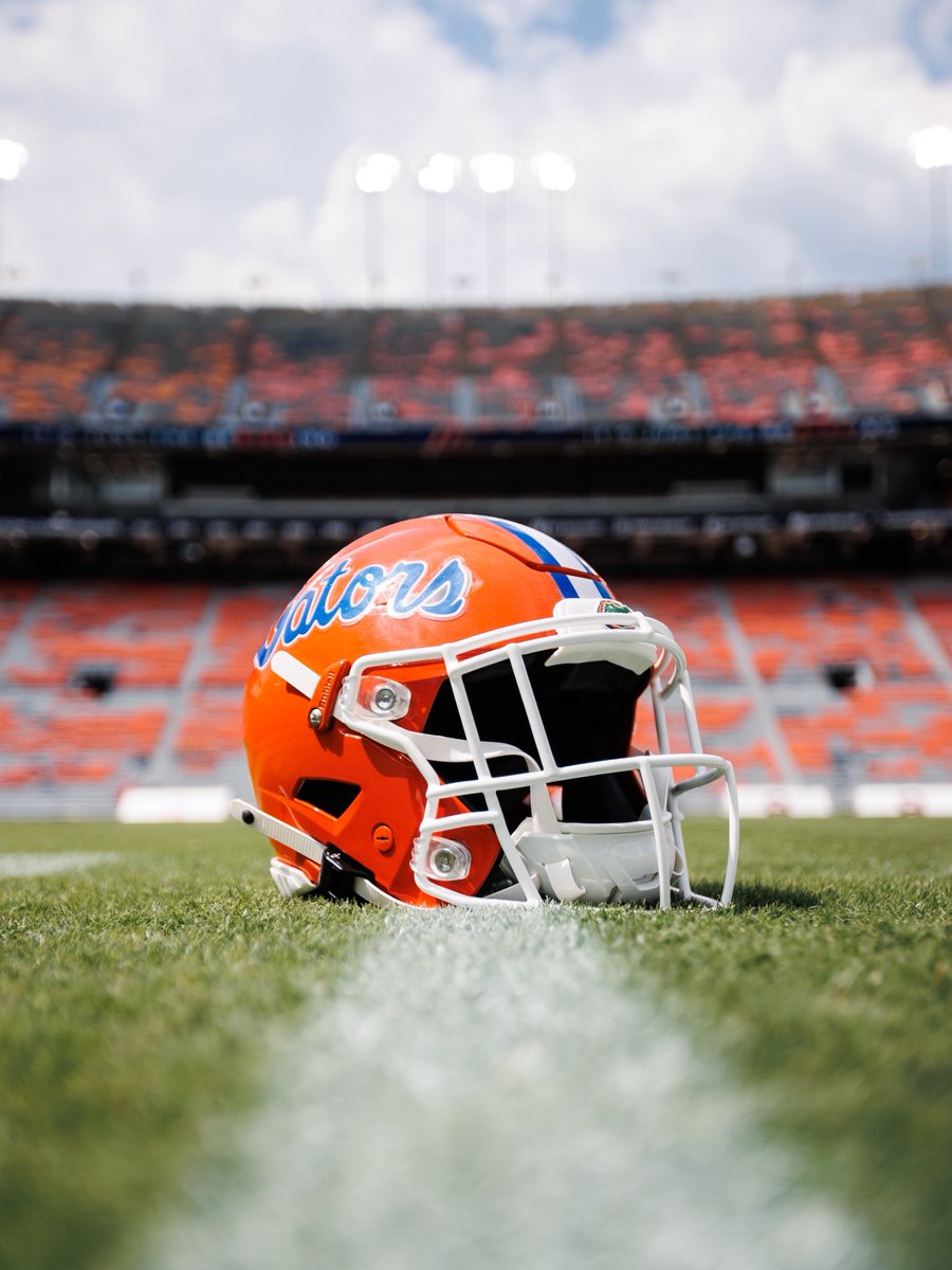 GatorsFB's tweet photo. Ready for battle 🐊 https://t.co/uirmhcVGm6