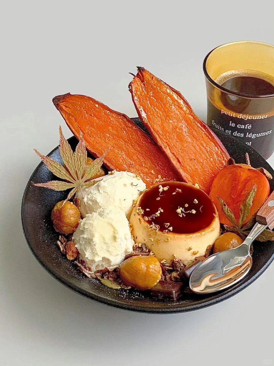 kashitopia's tweet photo. [ Spooky Season Feast Alert! Limited-time pumpkin mac and cheese + caramel apple cider combo at our café – only till Oct 31! Tag a friend who needs this!  #HalloweenTreats]， https://t.co/QEYI0g0Gby