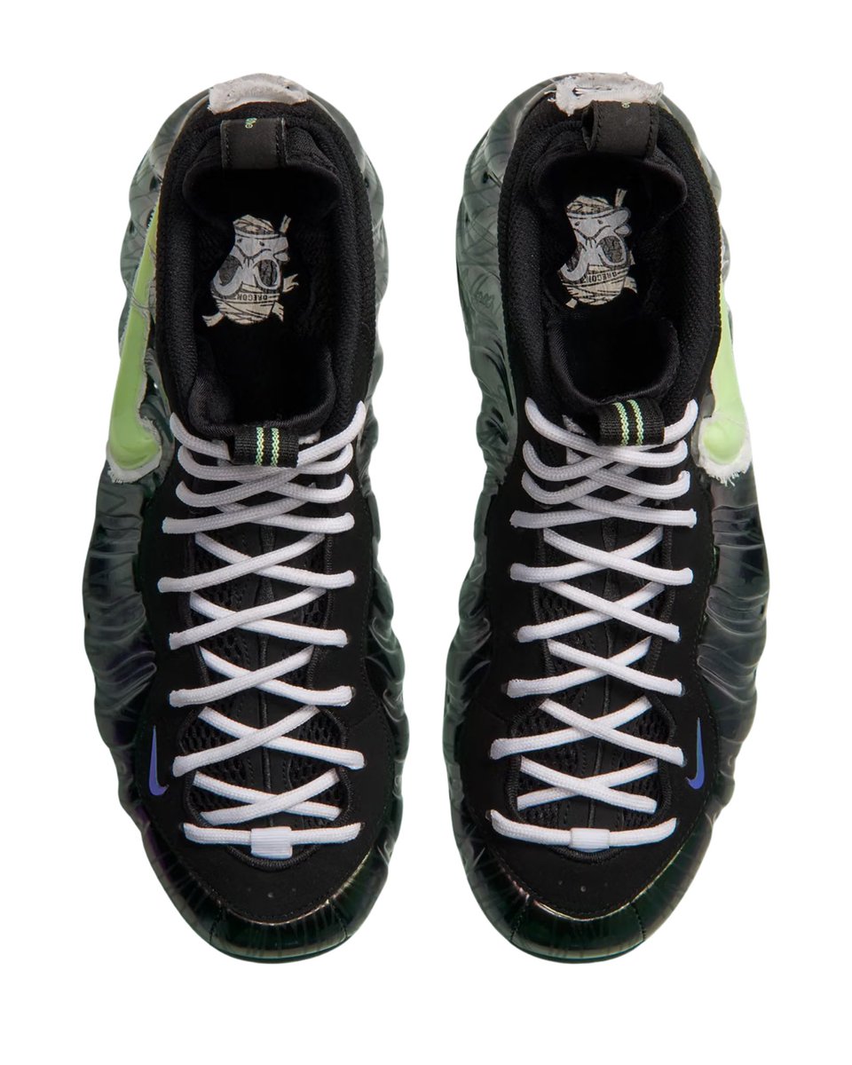 zSneakerHeadz's tweet photo. FIRST LOOK at the 2026 “Mummy Duck” Nike Air Foamposite Pro in Black 👀🪦🦆
Currently set to release in November. https://t.co/HfCC41Q3Dh