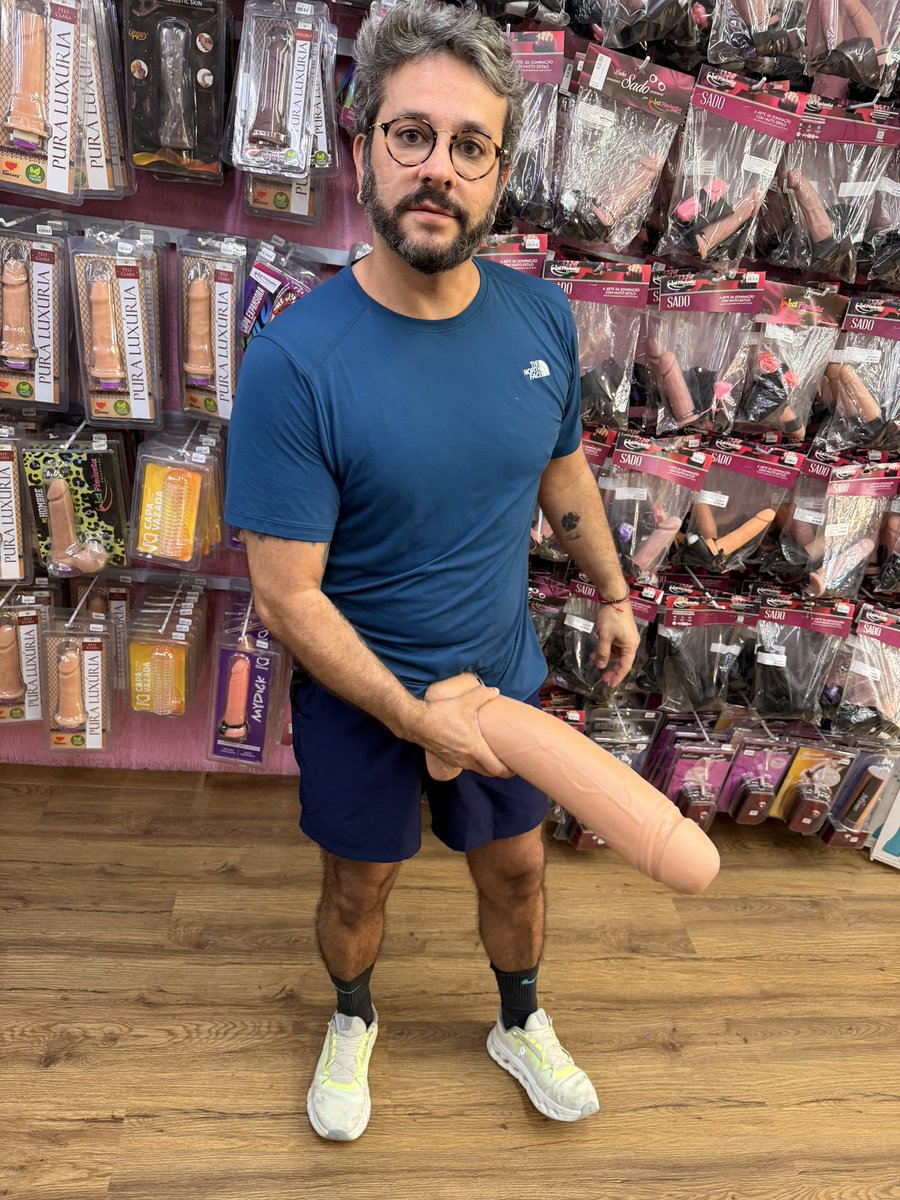 semprecomtZ's tweet photo. Quem aguenta um picão deste aí????
.

#sexshop #penis #pirocao #acessorios #penisdeborracha https://t.co/HNtg6iydfC