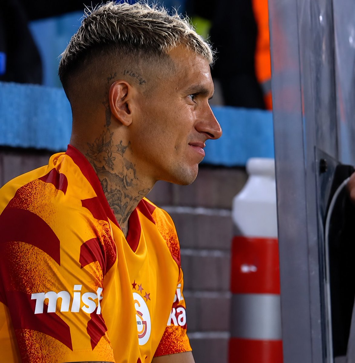 bbosports's tweet photo. Gerçekten Galatasaray'ın insan içine çıkamayacak şekilde hezimete uğramasına seviniyor musunuz? https://t.co/VzWVTbEIzY