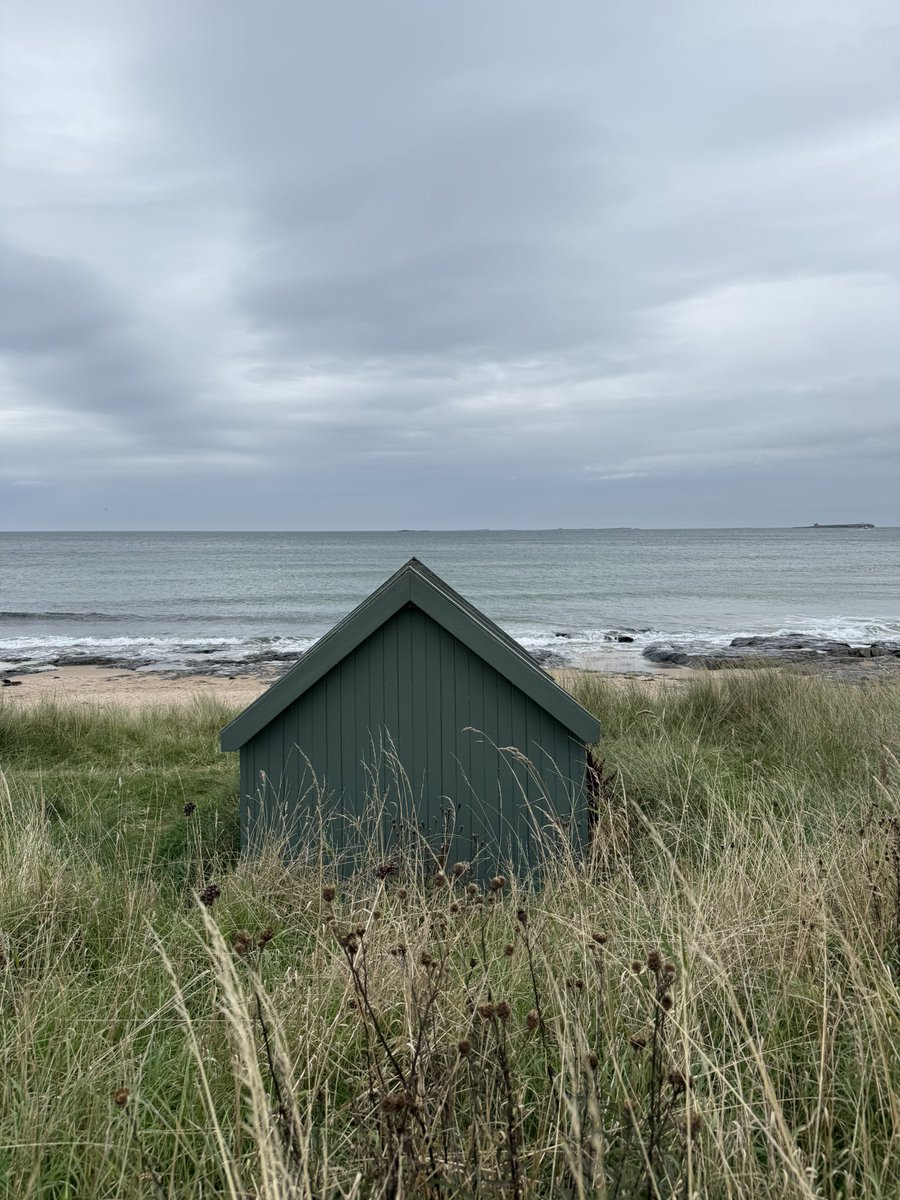 woolismybread's tweet photo. The most beautiful coast and her castles 🏰… wellness walking and sightseeing at its best #northumberland #ladiesholiday https://t.co/vnXnefWkSj