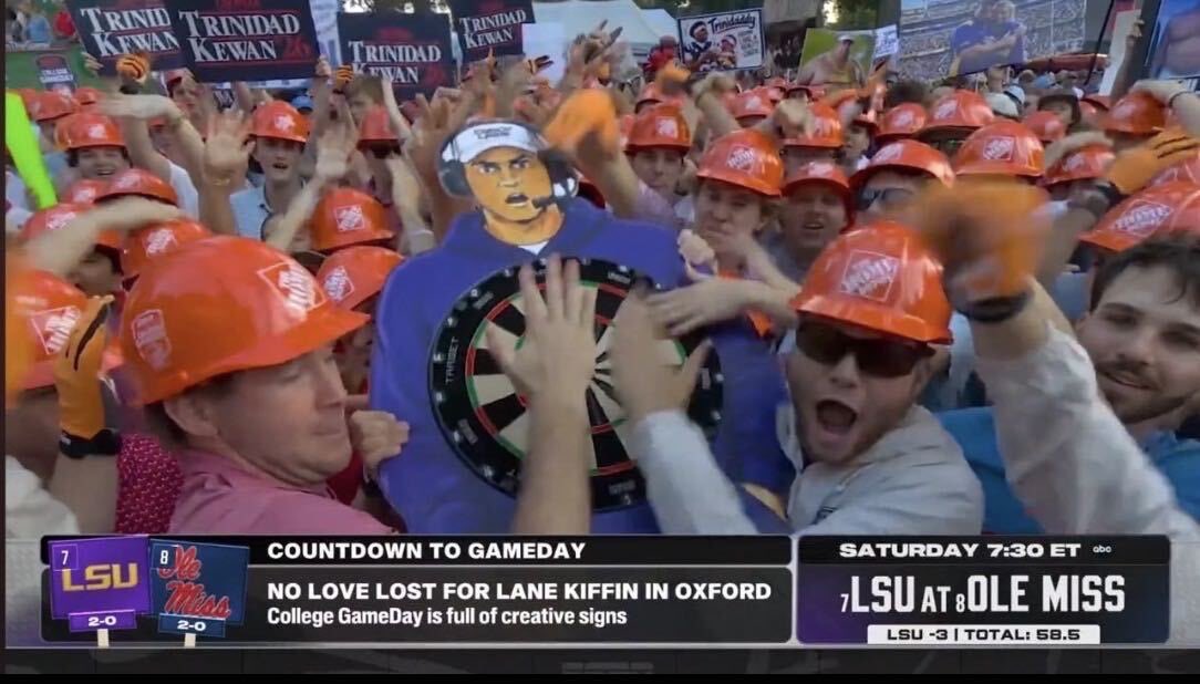Underdog's tweet photo. Ole Miss has no love for their ole coach 😭

Enter to win your own dartboard today at https://t.co/lrHYy0FN2B https://t.co/yetDMOq1iQ