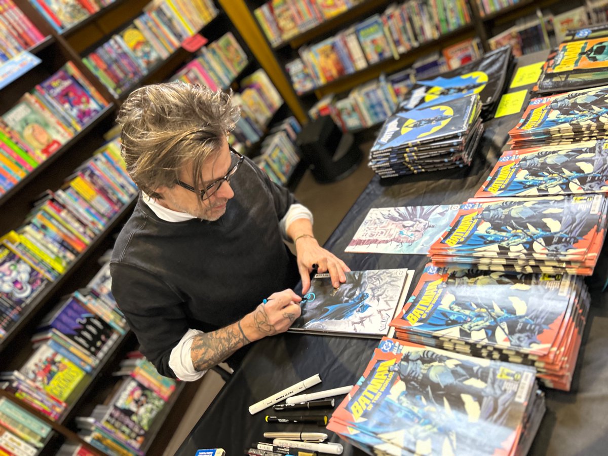 cosmicmonkey's tweet photo. Matt Fraction is here and signing away! He’s here until 2, so don’t delay! It’s! BATMAN! DAY! And it’s packed! https://t.co/mxEBQB63W1