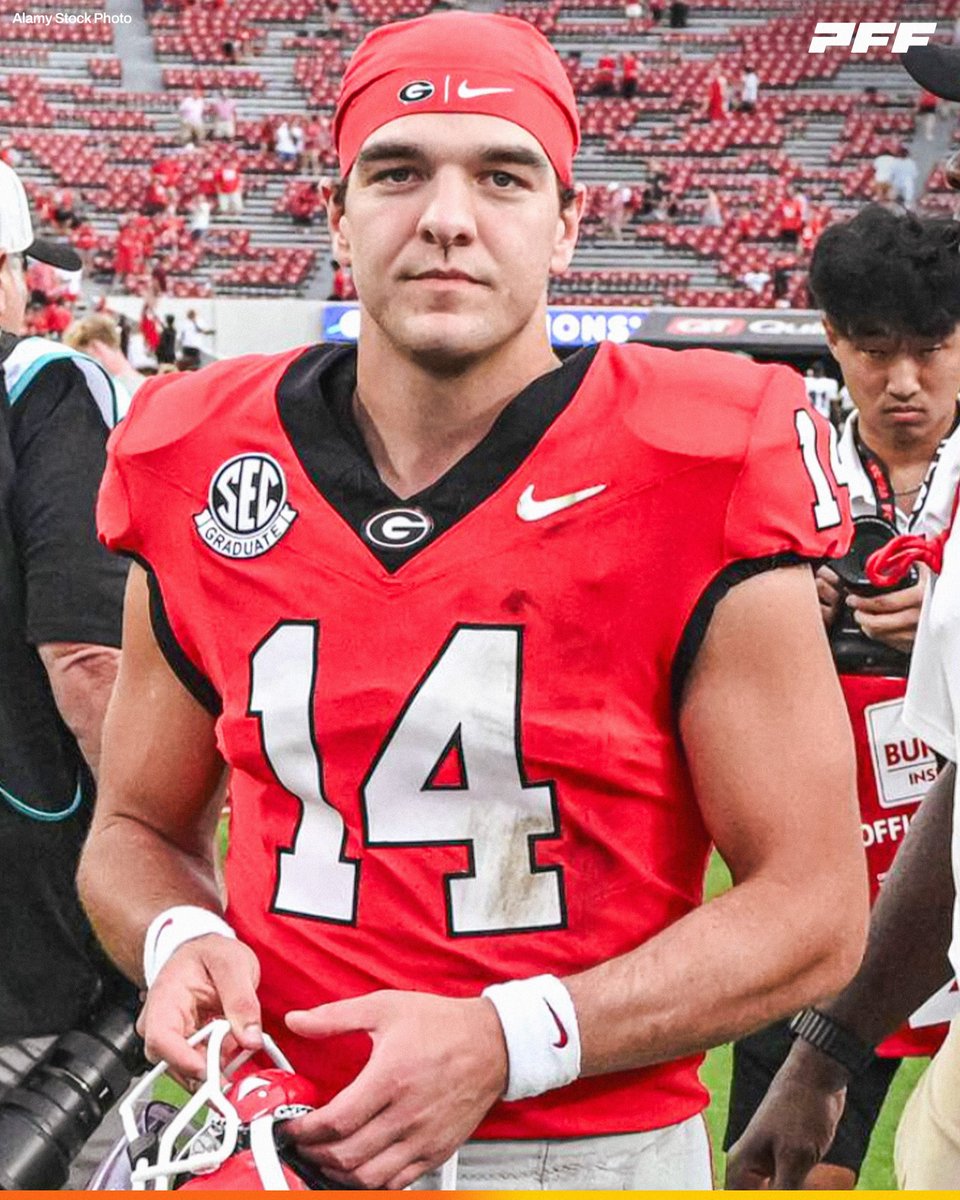 PFF_College's tweet photo. Georgia QB Gunner Stockton Through 3 Games This Season:

— 7 Incomplete Passes
— 9 Touchdowns

@GeorgiaFootball https://t.co/NA0bz5TEAW