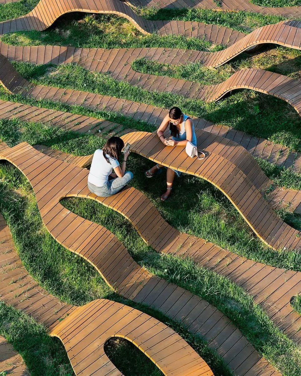 interiorsuckerr's tweet photo. Root Bench by architecture Yong Ju Lee, Hangang Park, Seoul https://t.co/gK8zfOWqRS