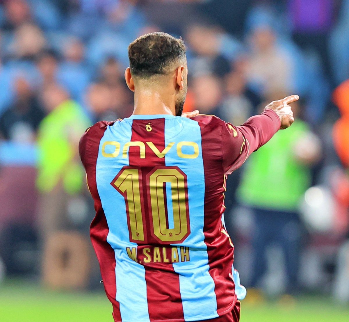 bcfutboll's tweet photo. Trabzonspor, Salah'ın 3 gol 1 asistle yıldızlaştığı maçta Galatasaray'ı 4-0 mağlup etti. https://t.co/vhiCbH0b03