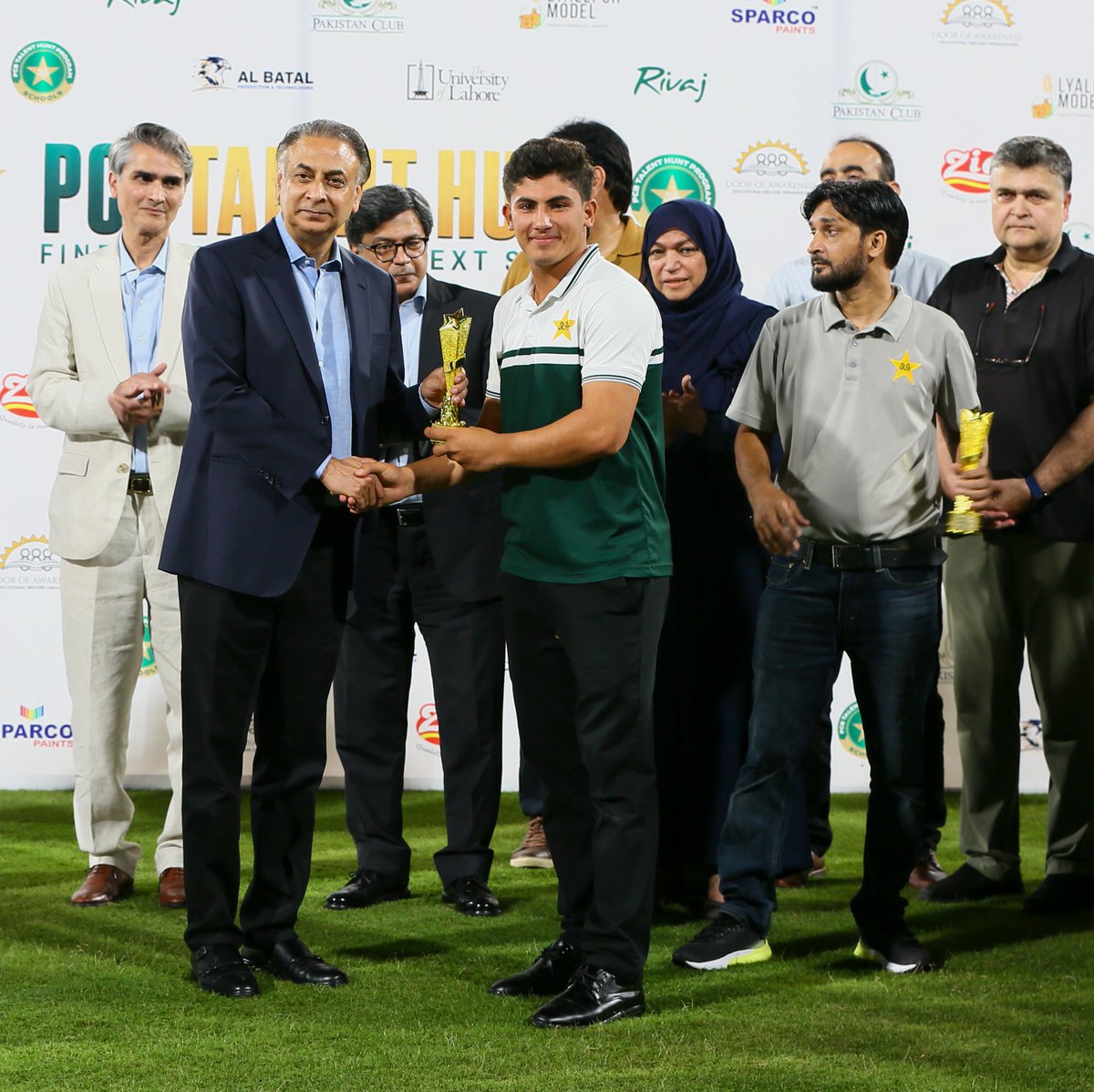 TheRealPCB's tweet photo. πΈπΈ
#SchoolToStadium | #PakistanFutureStars | #PCBTalentHunt https://t.co/LwPqV9Um5d