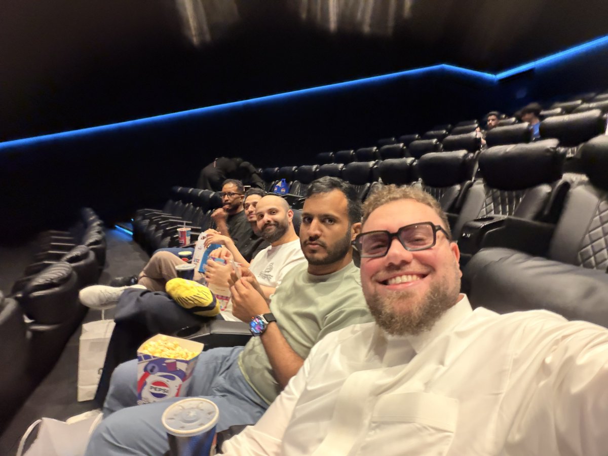 gex_xp's tweet photo. كلنا نشوف الفيلم الان بشاشة دولبي https://t.co/xNSEaiRkjN