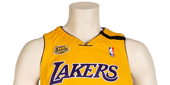 Lakers_Wire's tweet photo. A look at every West Virginia University player who has been drafted by the Lakers.

📸 Handout, Julienâ€™s Auctions via Getty Imag https://t.co/ySlXbcyrbE https://t.co/GpYOAeRcL0
