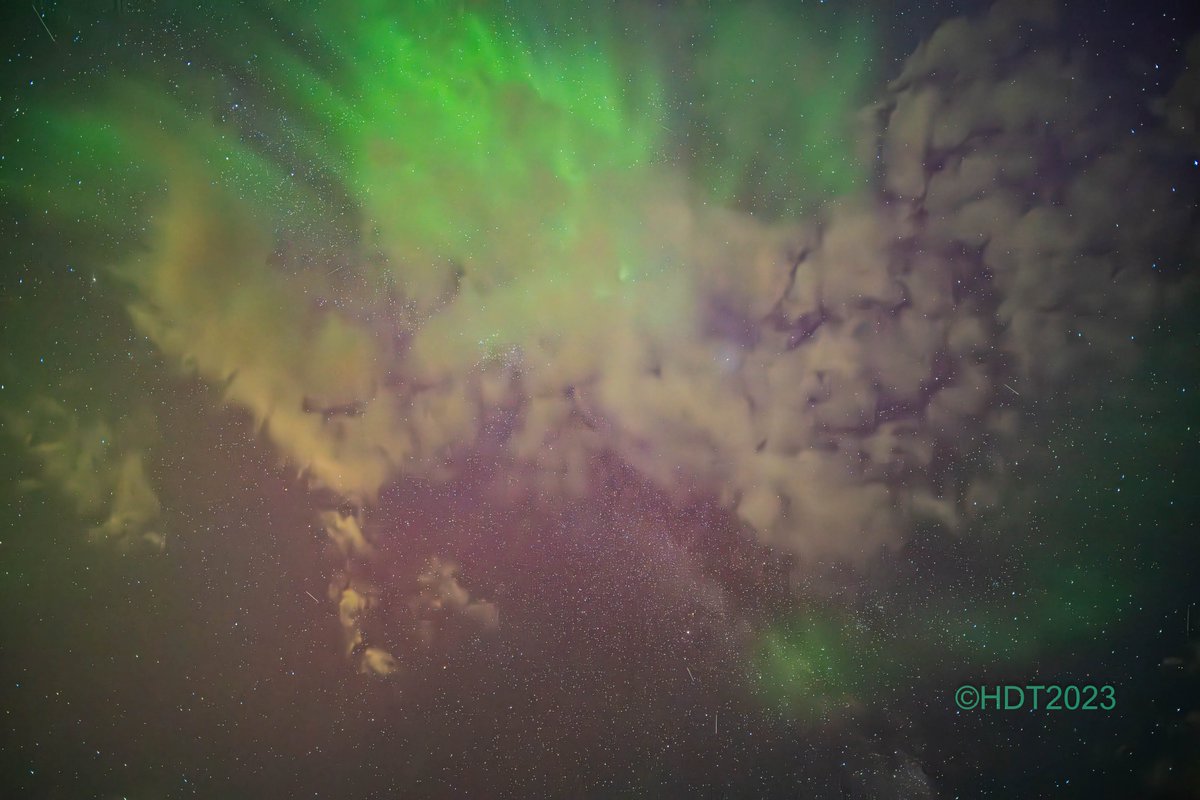 theauroraguy's tweet photo. The corona burns through the clouds. In the last 24 hours, the Earth has been inside the influence of ICME and high speed solar wind, with interplanetary magnetic field reaching 11 nT (Bz down to -7 nT) and solar wind speed descending from 620 km/’s to 520 km/s.A gradual decrease into slow solar wind is expected, until the probable arrival of the CME from 17 september in about 24 hours. More disturbed solar wind conditions can be expected if the ICME arrives (although chances of this happening are low).