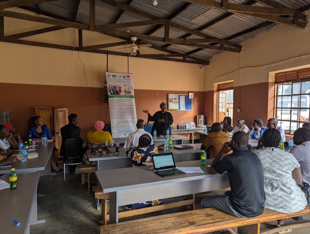 TridiUganda's tweet photo. When families and leaders back opportunity, young people can go further.

Day 5: @TridiUganda engaged parents, spouses &amp; community gatekeepers at Mbale Municipal Community Polytechnic. 

Leaders, led by the Deputy Speaker, welcomed SIYEP and pledged their support.
#SIYEP 
#TRIDI https://t.co/IqNzyAsDAQ
