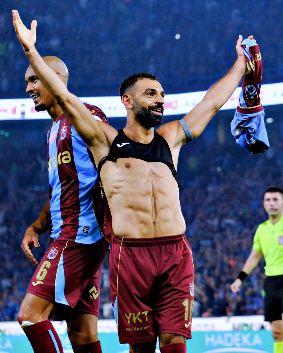 B24PT's tweet photo. Trabzonspor goleou o Galatasaray por 4-0 com hat-trick e uma assistência de Salah! 👑 https://t.co/dfUJPOhJAY