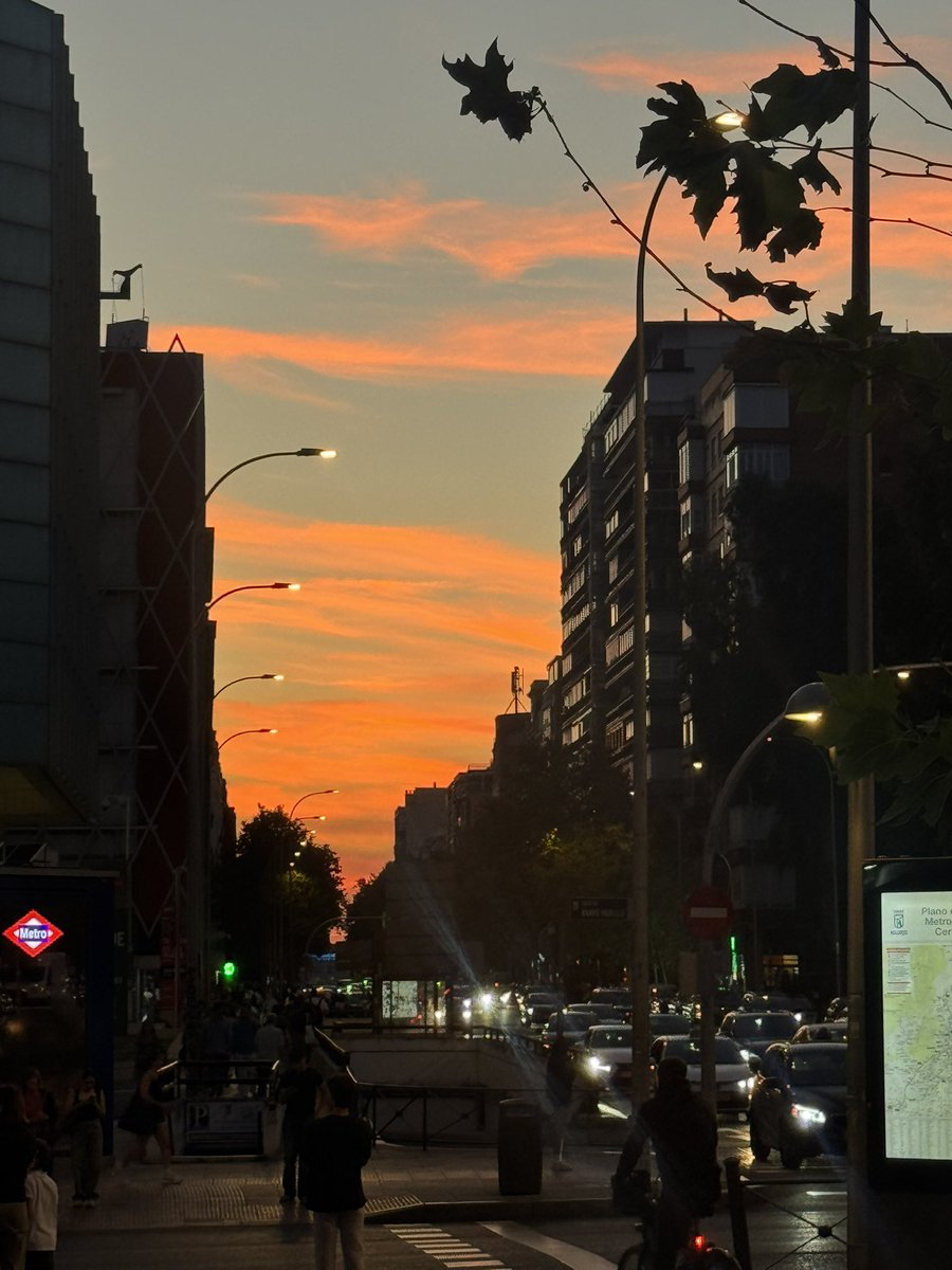 sofipesto's tweet photo. Gracias Dios por siempre regalarme un hermoso atardecer cuando me siento triste 💕🙏🏼 https://t.co/z4hARlKxsf
