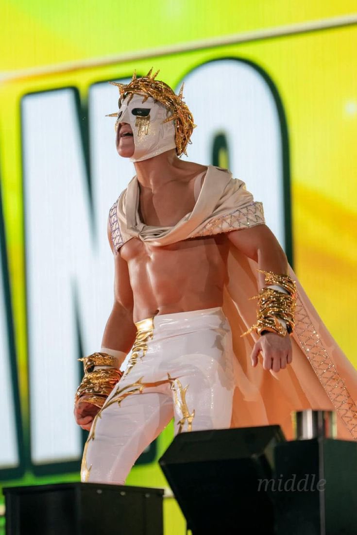 Murder_Ibushi's tweet photo. this is still one of the craziest wrestling fits I’ve ever seen. Soberano looked like Jesus in the fucking Tokyo Dome. https://t.co/dMDPx6qsHI