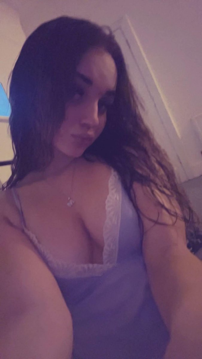 Carlottavaer's tweet photo. Radom selfies, don't be rude 🙂‍↕️ https://t.co/d6onTnGwPl
