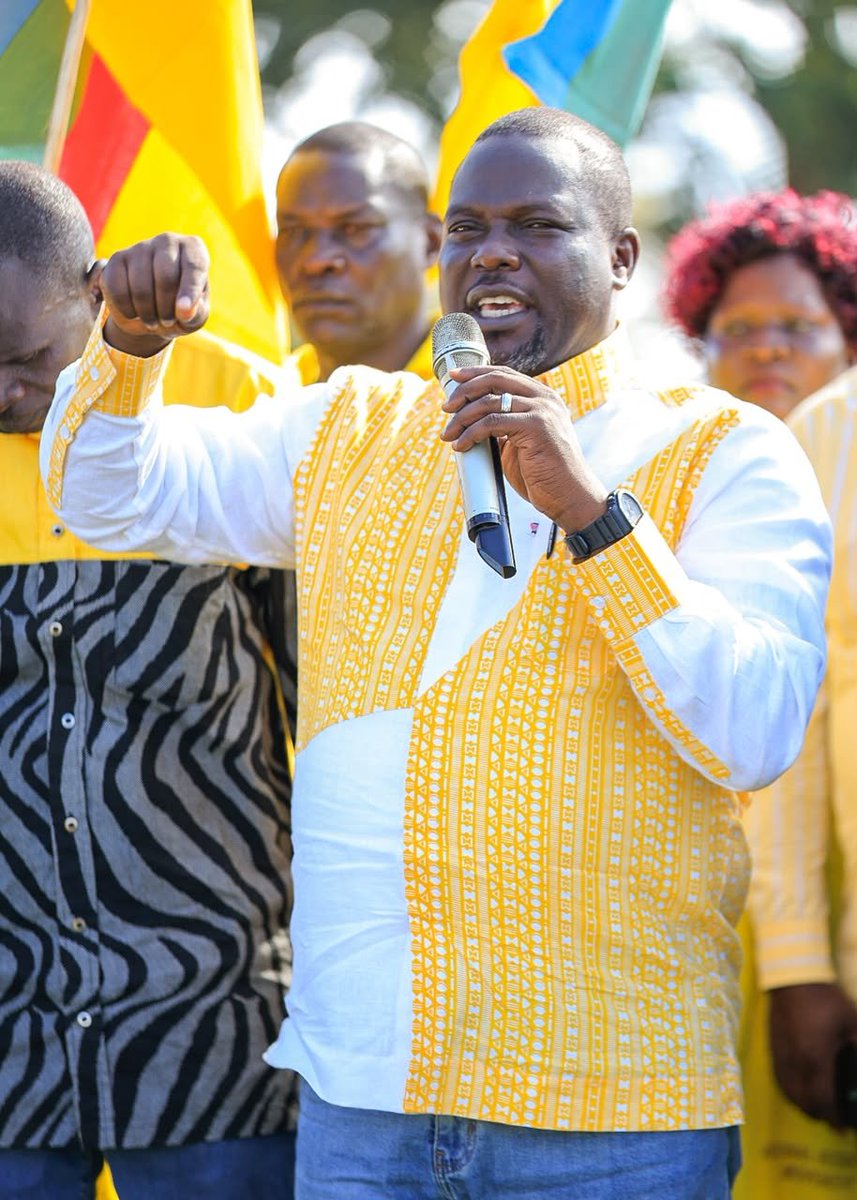 NRMOnline's tweet photo. @TodwongR Todwong arrived in Amolatar on Saturday afternoon, where he was received by NRM District Chairperson Olwit Kamilo and Resident District Commissioner Francis Rwotlonyo, alongside members of the district party leadership.

Read More: https://t.co/fHIqlglGfj https://t.co/oqS8UgrAg0