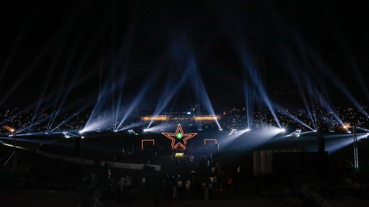 TheRealPCB's tweet photo. Lasers light up the Gaddafi Stadium β¨π
A spectacular laser show adds to the excitement of the Rivaj Presents University of Lahore PCB Talent Hunt Programme for Schools Season 2 opener π«
#PCBTalentHunt | #PakistanFutureStars | #SchoolToStadium https://t.co/sSxOOaXOc8
