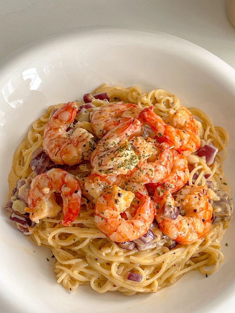 hyundung0628's tweet photo. Just whipped up 10-minute garlic butter shrimp with a side of crispy toast—weeknight dinners don’t have to be complicated or boring! https://t.co/906iTqBMeX