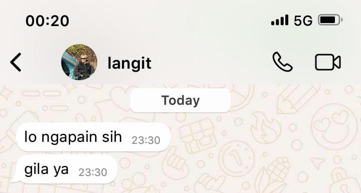 shasowie's tweet photo. ihtaes slight meongsan few tweets au—.

our colors; when langit (lh) tries hard to heal biru (ts), but biru will always run into his ex https://t.co/aUkbFhJkgt