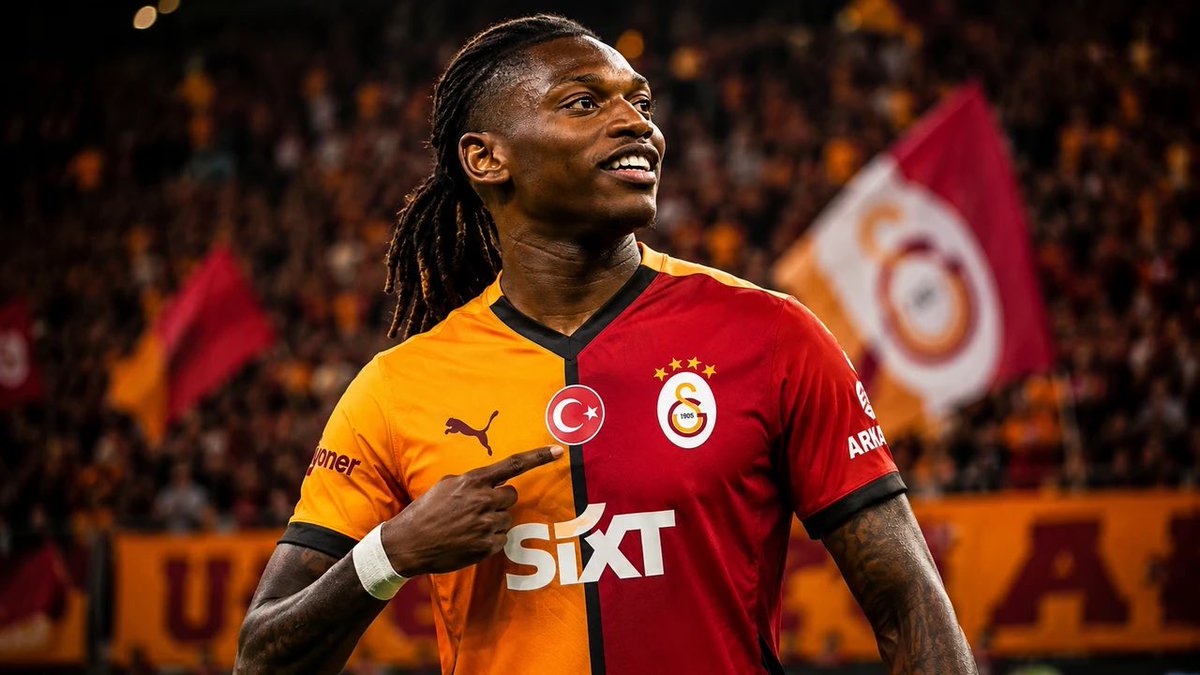 darpheus1's tweet photo. Haftalarca uğraşıp 50 milyon verdiğimiz elemanın bırak top sürmeyi adam bile geçememesi öyle böyle yarmıyor 

#TSvGS https://t.co/C09I7B0qrF