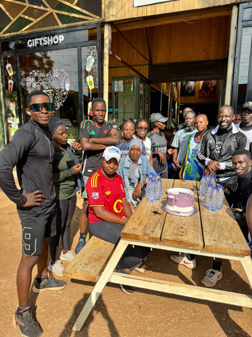 WeRunJinja's tweet photo. Run done. Cake cut. September babies celebrated.

Thank you for showing up this morning. The energy after the 10K was everything.

See you this Wednesday . https://t.co/XlqGCeObhM