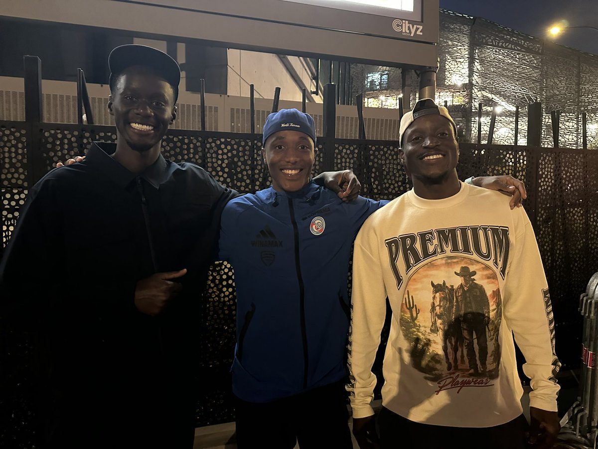 Match360TV's tweet photo. Galsen connexion 🇸🇳🦁⚽️

@Moustaphambow29 
@Dembadjino017 
@DionLopy 

#Match360 https://t.co/vDSTJgpDUI