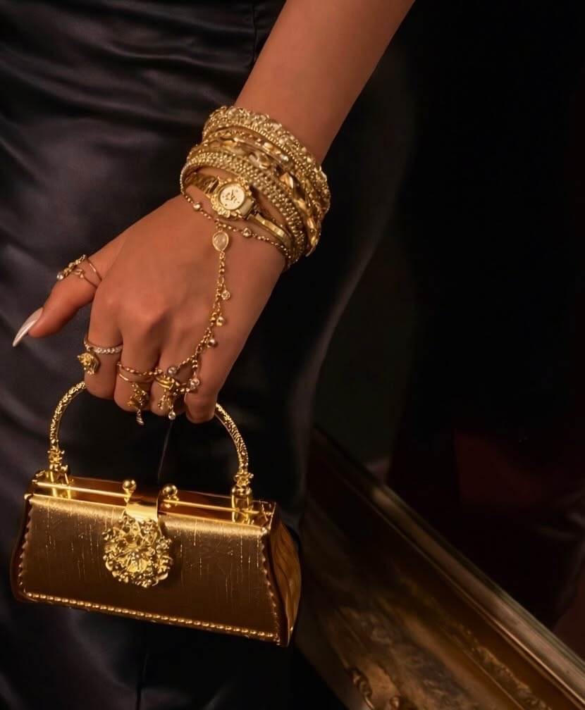 radianceglimmer's tweet photo. a little gold, a lot of attitude. https://t.co/AzNE39k0Eg