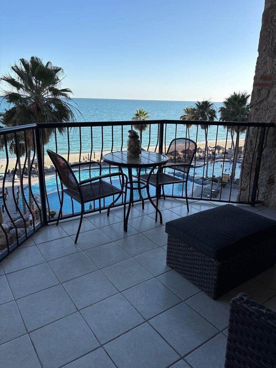 RPrealtor2024's tweet photo. This beautiful 1-bedroom condo at Sonoran Sea Resort is the perfect opportunity for those looking for a vacation getaway, coastal home, or income-producing property.$219,900 USD #SonoranSea #SonoranSeaResort #PuertoPeñasco #RockyPoint #RockyPointRealEstate #realtors https://t.co/rLi4J0ZT3C