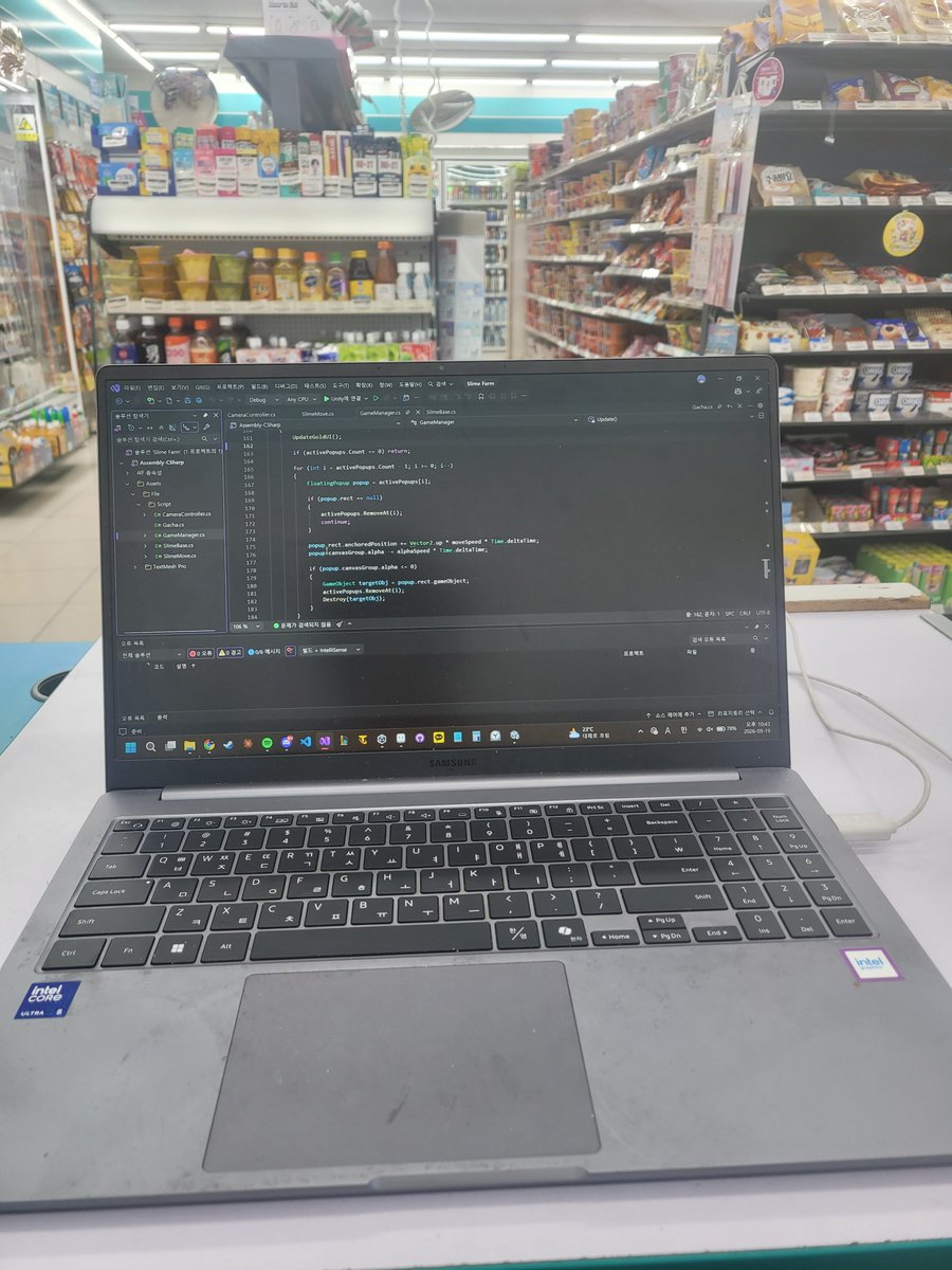 Albedo_han's tweet photo. I am Convenience store night part-timer https://t.co/KoRRj5SQbu