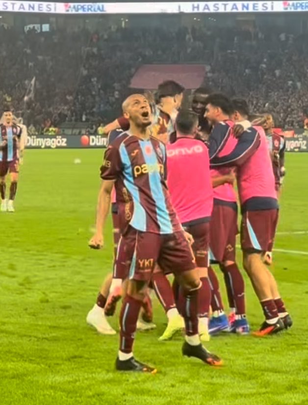 bugragnar's tweet photo. futbolu yalayıp yutmuş ezberlemiş. https://t.co/Za4psJ4MgV