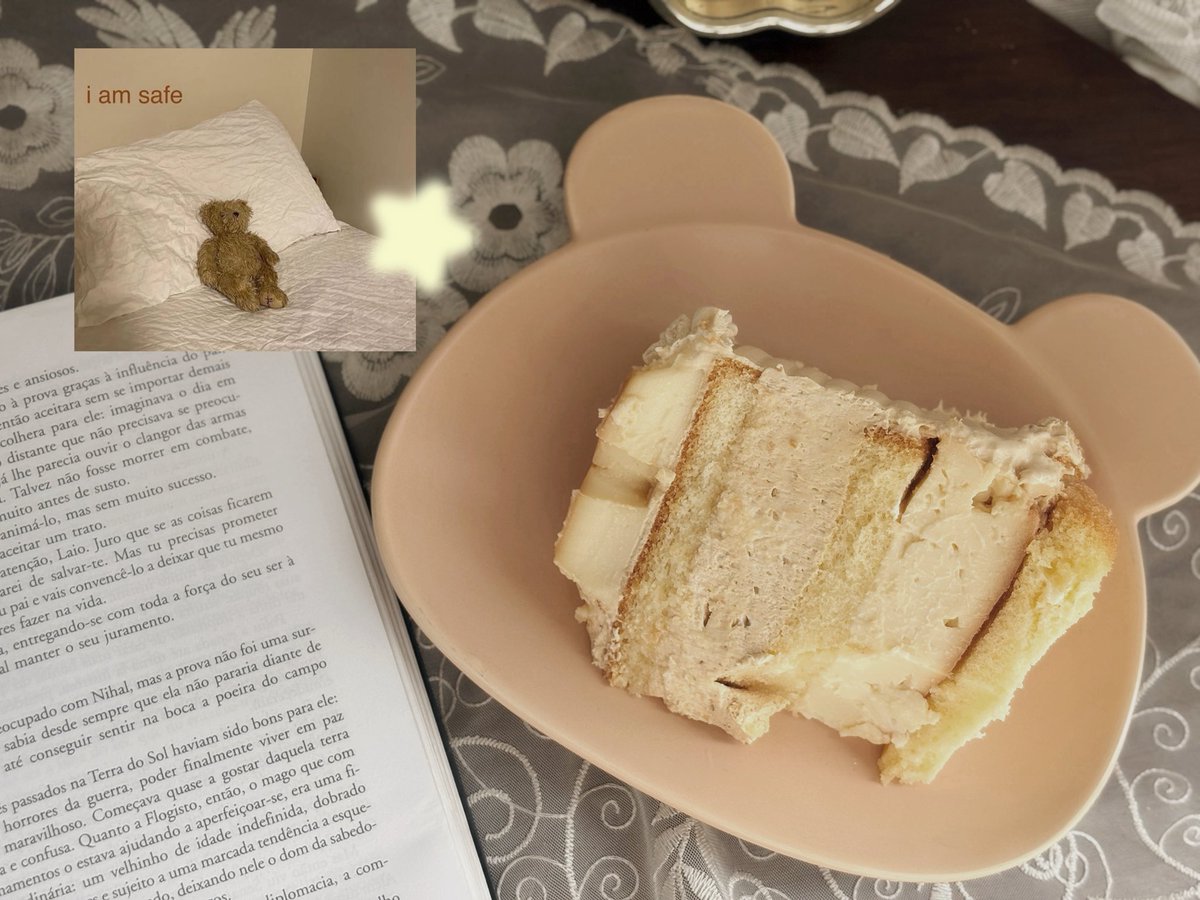 krieglamb's tweet photo. healing my ♡ with vanilla pudding cake. https://t.co/6kBS0e1gSs