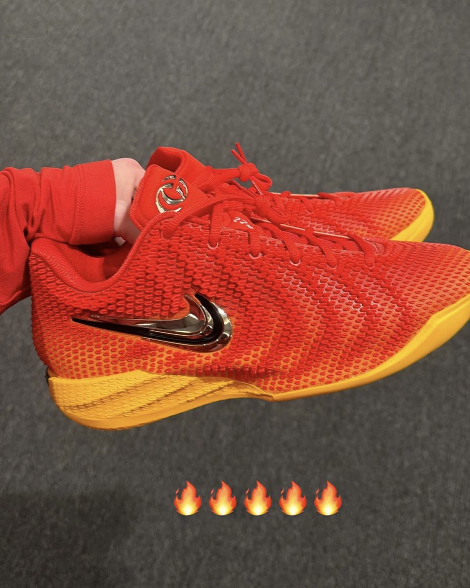 nicekicks's tweet photo. Caitlin Clark reveals a new Nike Caitlin 1 inspired by her professional favorite football team 🔥🏹 https://t.co/bmeP8IC7kj