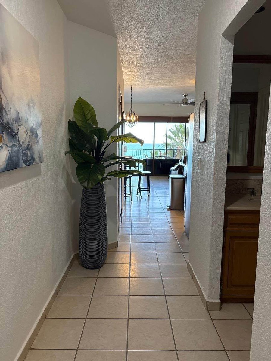 RPrealtor2024's tweet photo. This beautiful 1-bedroom condo at Sonoran Sea Resort is the perfect opportunity for those looking for a vacation getaway, coastal home, or income-producing property.$219,900 USD #SonoranSea #SonoranSeaResort #PuertoPeñasco #RockyPoint #RockyPointRealEstate #realtors https://t.co/rLi4J0ZT3C