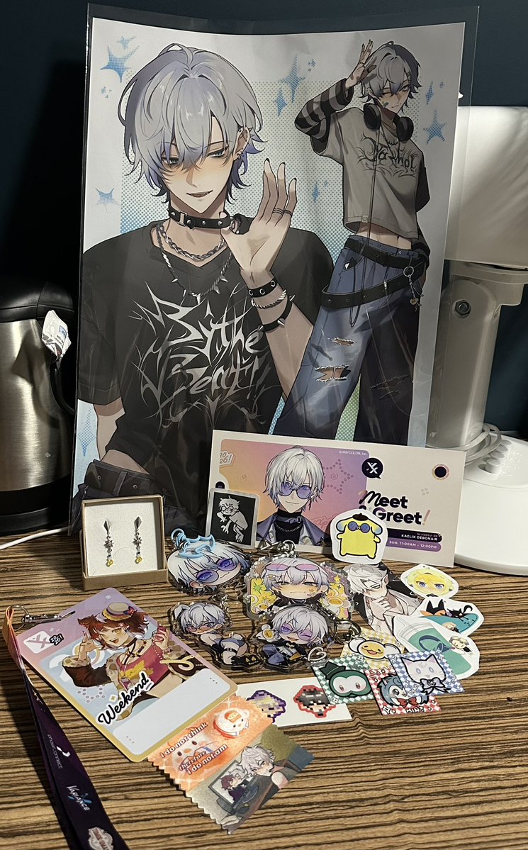 x3r_o0's tweet photo. vexpo haul day 2 !!! i think i found every vendor with 🎫 erm… LOL!! plus some freebies from lovely lovely people!!! thank you so much 🥹 https://t.co/R8LKbI45q0