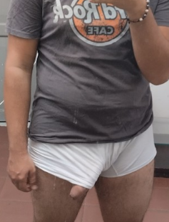 Atsui2024's tweet photo. Donde puedo conseguir ropa interior comoda en Cali, donde pueda acomodar bien la verga y que no se me salga? https://t.co/nDWa08A1iQ