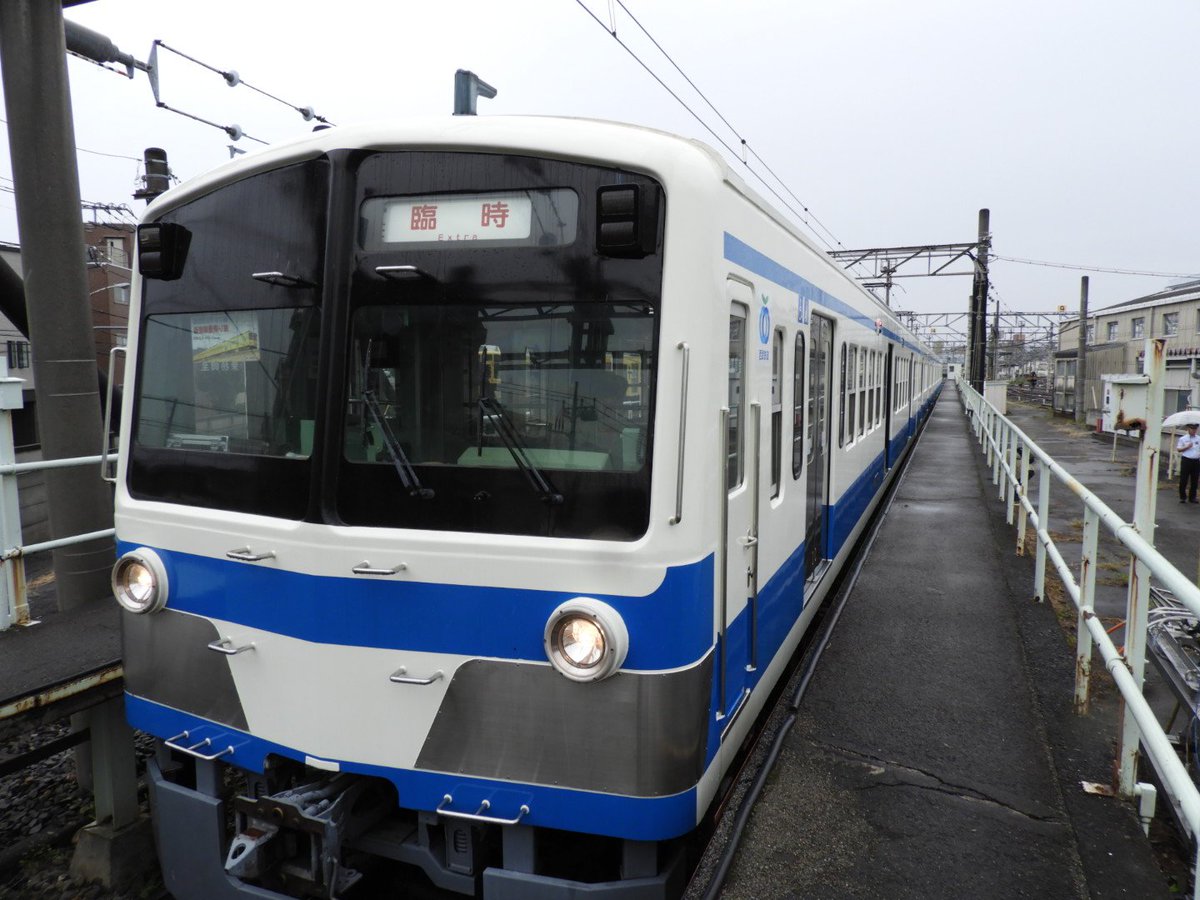 yos_mae's tweet photo. 昨日は「 #おかえり101系 新宿線里帰り旅」の午後の部に参戦。ホームドアもあり新101系は西武新宿線で営業運転する事は絶対ないので乗車できるこの機会にとツアーに参加。上石神井⇒西武新宿⇒本川越⇒上石神井の王道コースだったが、個人的には井荻駅で下りなのに通過線を通るというのがツボだったw https://t.co/7luBzLcIPv