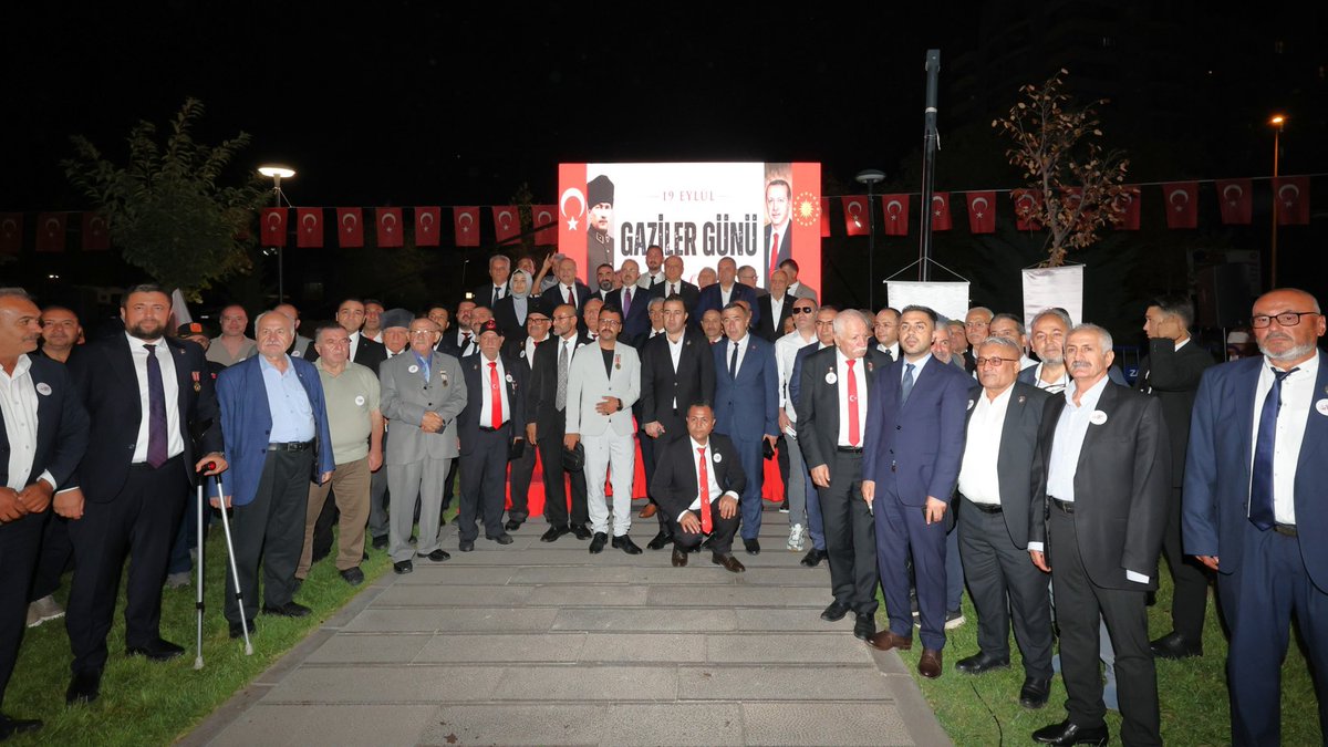 turanbulent's tweet photo. 19 Eylül Gaziler Günü vesilesiyle kahraman gazilerimizle bir araya geldik.

Hatıralarını dinledik, sohbet ettik. Her bir sözlerinde bu vatan için göze alınan fedakârlığın, ödenen bedelin ve verilen mücadelenin derin izlerini hissettik.

Gönlümüzde iz bırakacak, çok anlamlı bir akşam oldu. TÜGŞAV @GazilerVakfi  Gn Bşk @lokman_aylar, @keciorenbeltr Bşk @OzarslanMesut, MHP Gn Bşk Yrd @ahmet__yurdakul ve emeği geçen herkese teşekkür ediyoruz.

Başımızın tacı gazilerimizin #19Eylül #GazilerGünü kutlu olsun. 🇹🇷