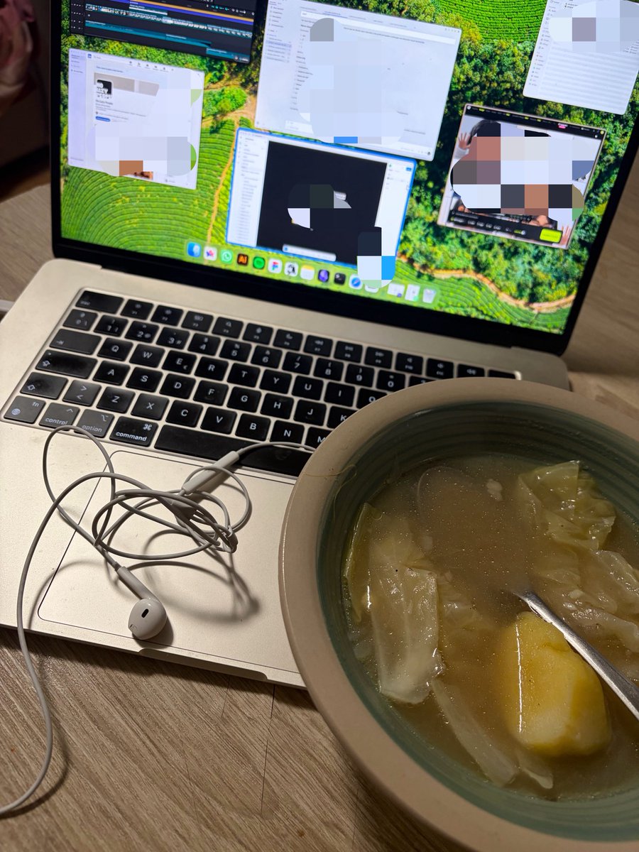 lynninchis's tweet photo. i ❤️ working
i ❤️ filming and editing
i ❤️ designing
i ❤️ playing with AI

and overall i ❤️ being filipino and having the privilege of tasting sinigang and linaga gn ZzZz https://t.co/8Fn5EP0RSY