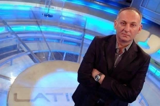 AzraZornic's tweet photo. DENIS LATIN: Netočne su tvrdnje koje iznose Milanović i Grlić Radman da je Hrvatska oslobodila BiH. Predsjednik Tuđman odustao je od odbrane prostora koje se danas naziva tzv. Republikom Srpskom. 1992. godine hrvatski i bošnjački branitelji uspješno su se borili sa srpskim teroristima i zločincima zadajući im ozbiljne udarce. 
U emisiji "Latinica" brojni su svjedoci iz vojnog vrha potvrdii da je Tuđman naredio povlačenje sa navedenog područja i koncentrirao se na stvaranje minijaturne Hrvatske zajednice Herceg-Bosne pod vodstvom Mate Bobana. Na tom su području izvršeni brojni zločini nad Bošnjacima, te su organizirani koncentracijski logori za Bošnjake. Zbog navedenog Haški sud donio je presudu o Udruženom zločinačkom pothvatu koji su vodili general Praljak i ostali. 
Tek pred Oluju i tijekom njene pripreme Izetbegović i Tuđman, pod pritiskom međunarodne zajednice pokreću akcije koje će dovesti do oslobađanja okupiranih dijelova Hrvatske i BiH. Ne možete tako javno lagati. Ima nas koji znamo sve. Do najsitnijih detalja. Sramotno je da predsjednik države i ministar vanjskih poslova javno lažu. Zbog toga bi trebali odstupiti.
Preuzeto sa profila proslavljenog hrvatskog novinara Denisa Latina voditelja legendarne "Latinice"