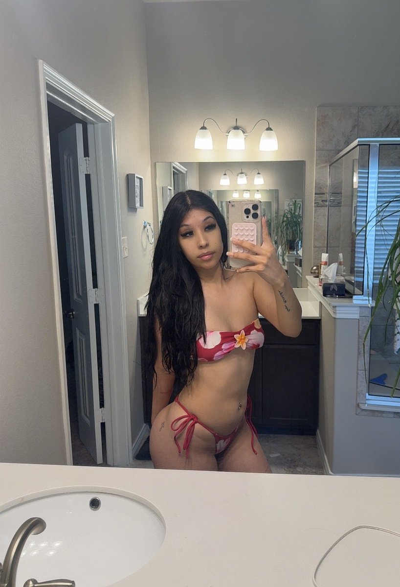 lolaxjadee's tweet photo. @TheAlinaRoseee same :) https://t.co/7ib2t9dzOZ