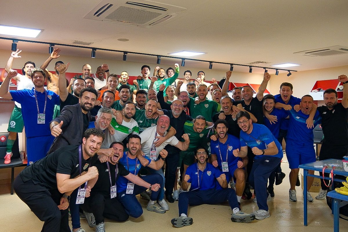 BursasporSk's tweet photo. 🗣️ 𝑼𝒛𝒂𝒌𝒍𝒂𝒓𝒅𝒂𝒏 𝑩𝒊𝒓 𝑺𝒆𝒔 𝑮𝒆𝒍𝒊𝒓 📢 https://t.co/0fmRriZvku
