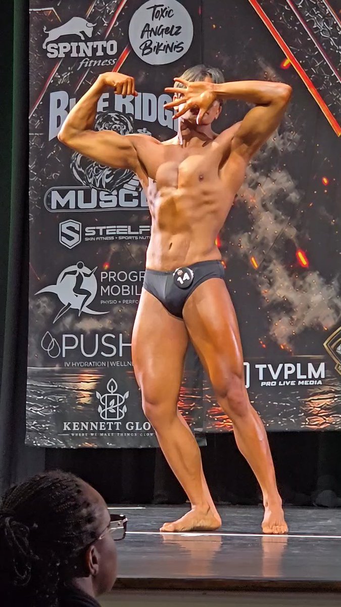 3bi_7empura's tweet photo. 1st bodybuilding comp done!

Division: Natural Classic Physique
Class: Junior Novice/True Novice
5th place in novice

Lighting and tan pointed out a lot of weak points and imperfections (Only displaying decent pics below😅). For sure have a lot to improve on for next time!

Shout out to all the people who have supported and cheered me on be thus far, whether in person or online (You know who you are). All of your support motivated me to work even harder during this journey!

#bodybuilding #fitness